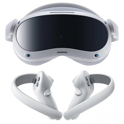 Virtual reality headset with LCoS display